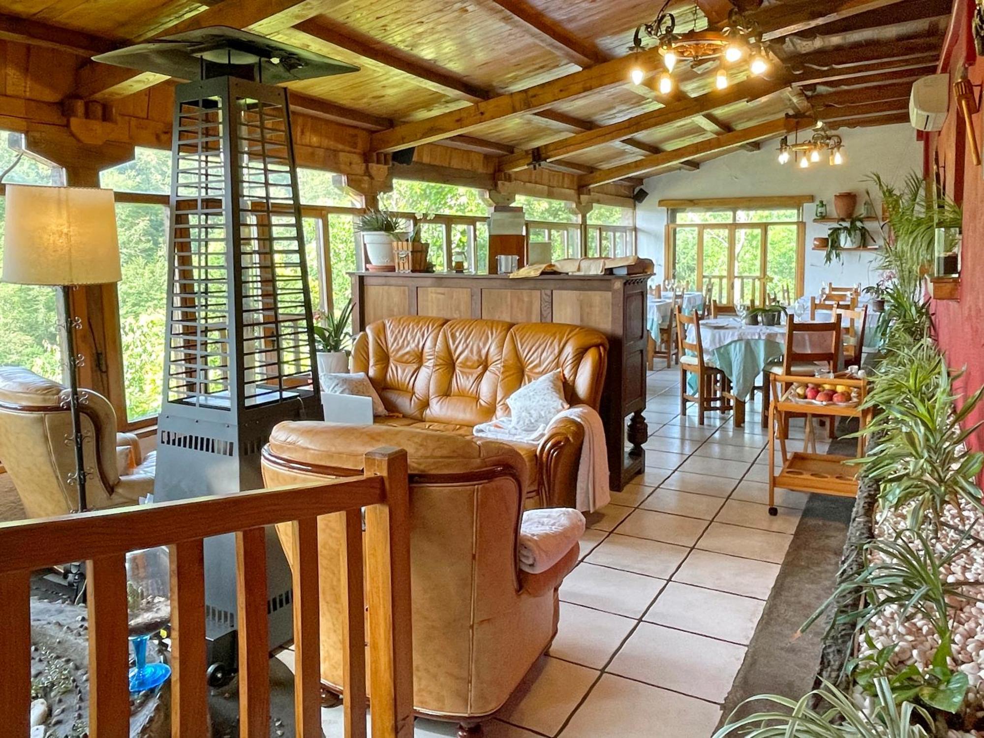 Hotel Peruskenea Jaunsaras ภายนอก รูปภาพ