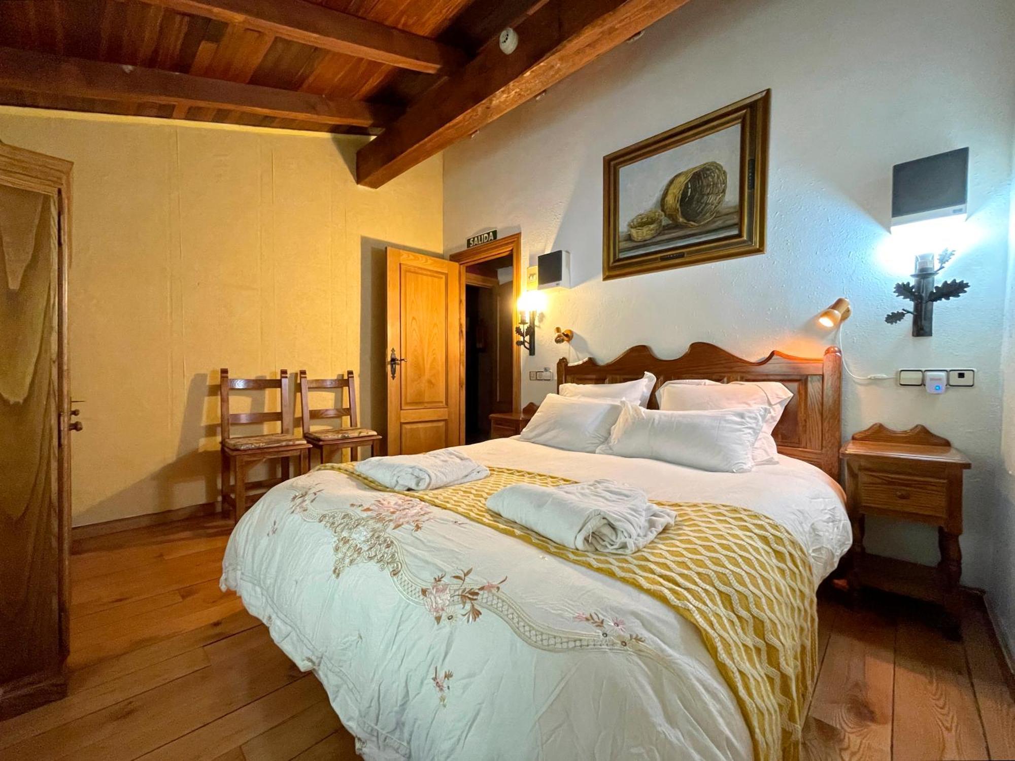 Hotel Peruskenea Jaunsaras ภายนอก รูปภาพ
