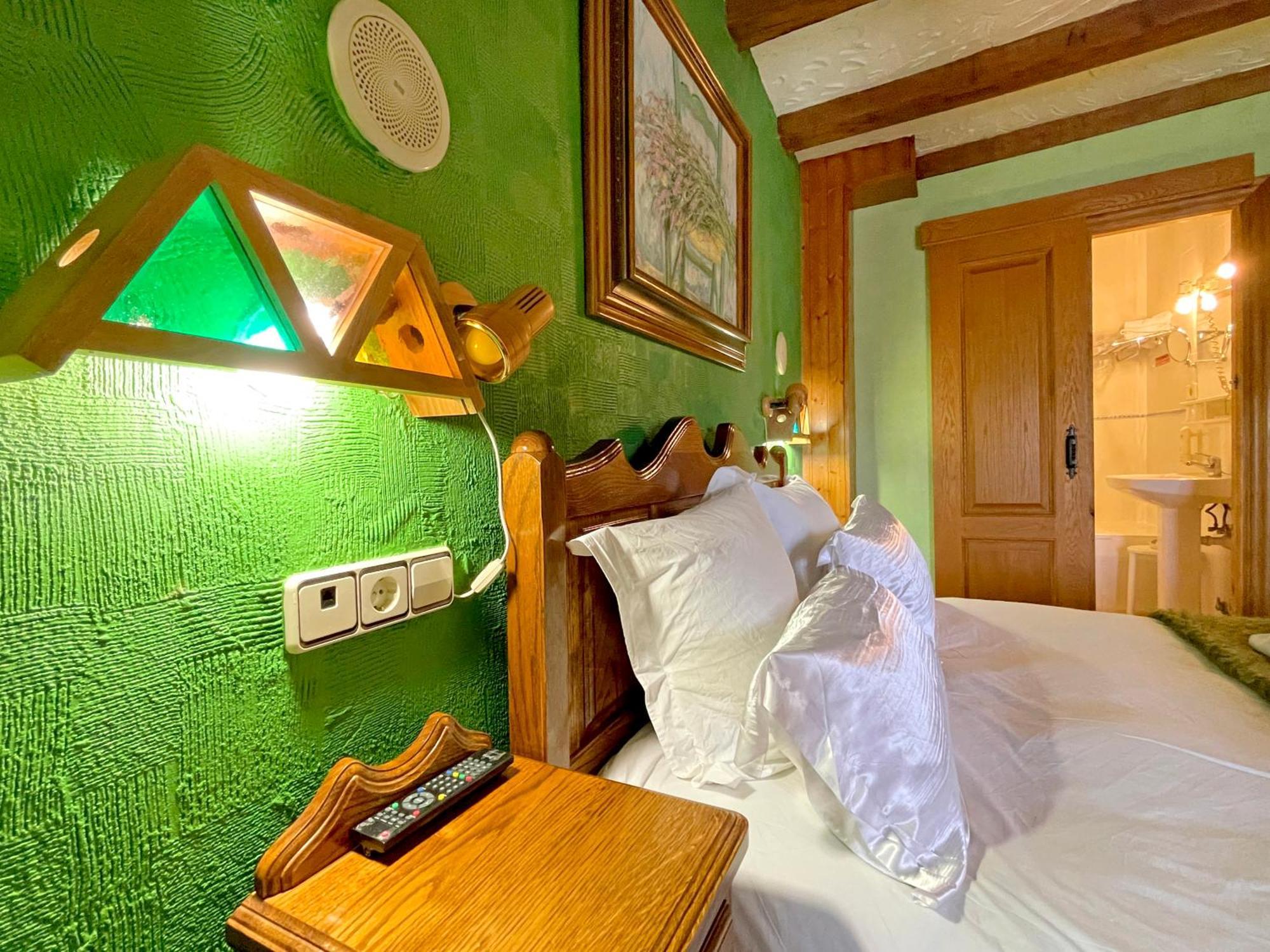 Hotel Peruskenea Jaunsaras ภายนอก รูปภาพ
