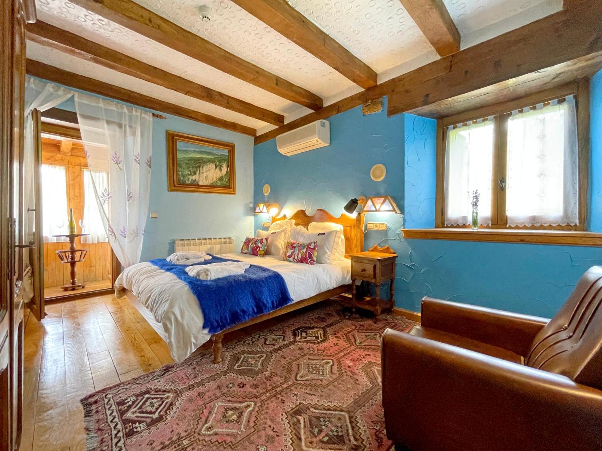 Hotel Peruskenea Jaunsaras ภายนอก รูปภาพ